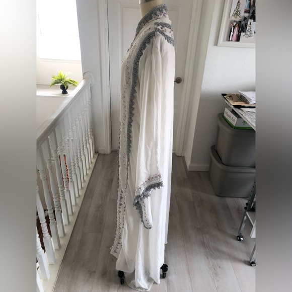 White chiffon long kaftan dress. - Picture 10 of 15